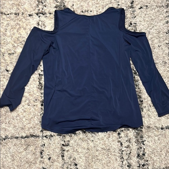 PLUS SIZE !! Ashley Stewart Blue Long Sleeve Cut Out Blouse - Picture 8 of 8